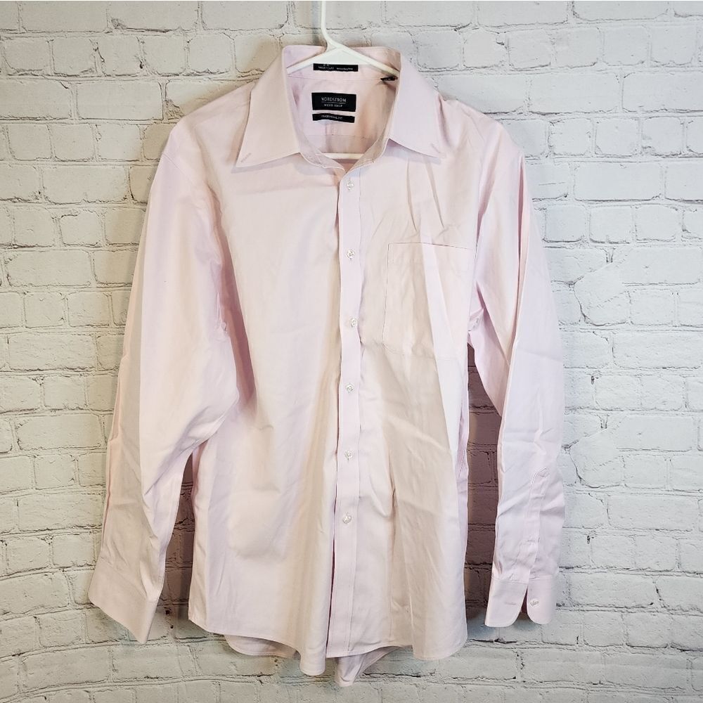 Men's Nordstrom "Traditional Fit" longsleeve button-down shirt, size Medium